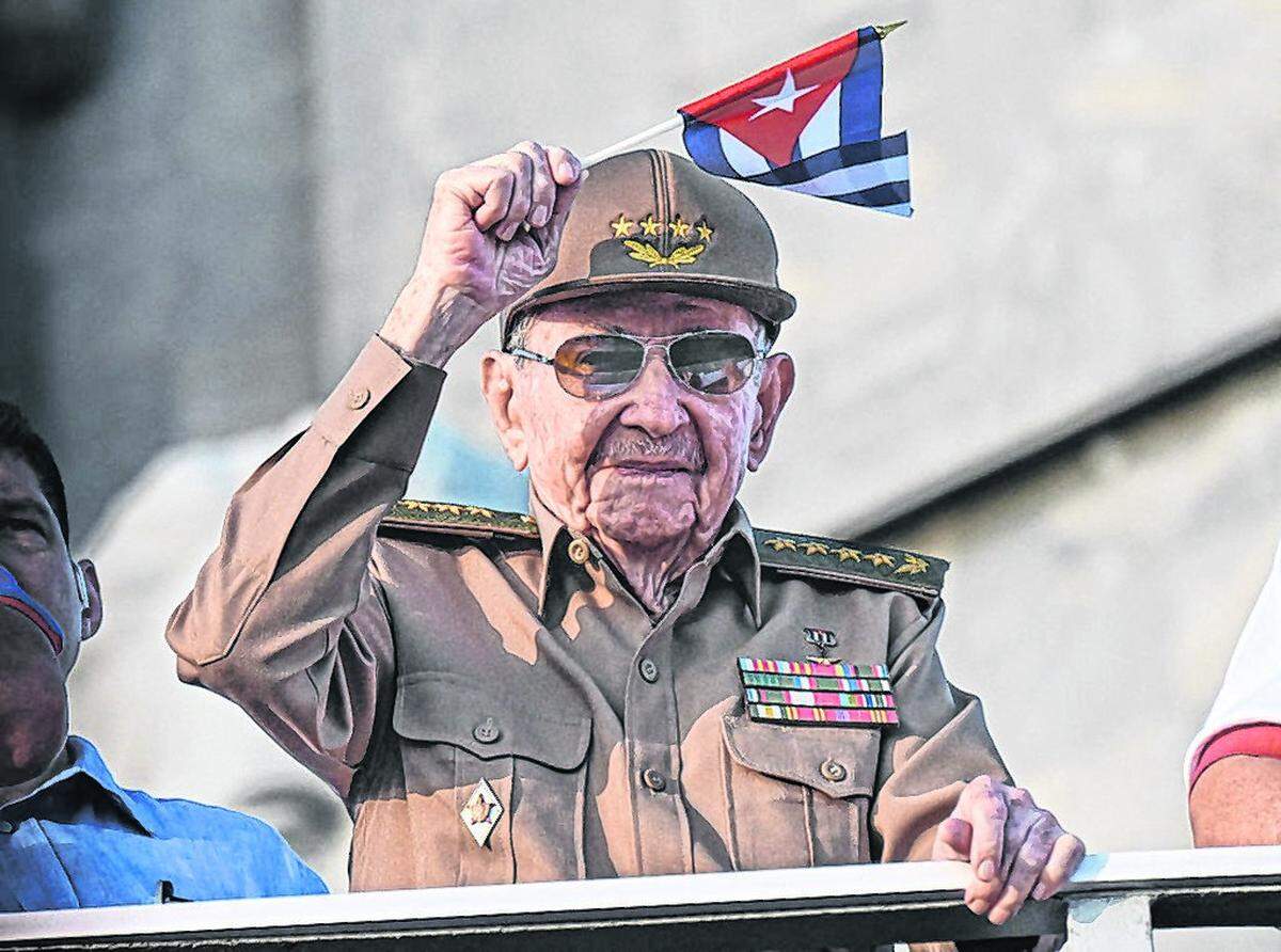 Cuba es un régimen totalitario desde hace casi 70 años, donde el poder está extremadamente jerarquizado y la élite unificada tras un poder real, el general Raúl Castro. 