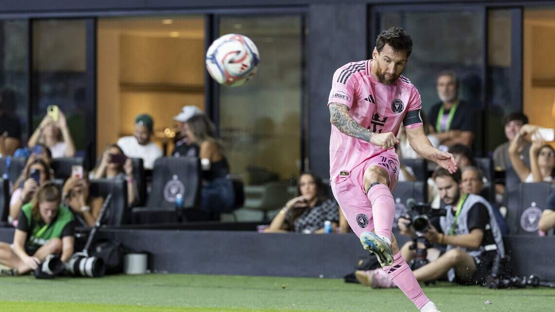 La normalidad de lo imposible: ídolos y leyendas del deporte se rinden ante la gran carrera de Messi