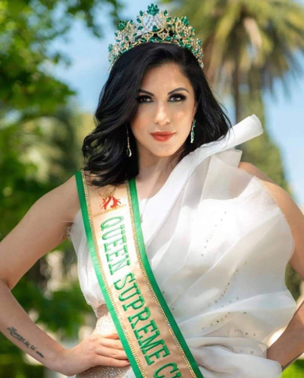 Modelo y reina de belleza cubana Yilians Brizuela Sagales quiere concursar en Miss Universo representando a Italia, donde reside desde hace 12 años. La madre de dos hijos, de 35 años, ha participado en numerosos concursos de belleza, como Miss Queen Supreme International.