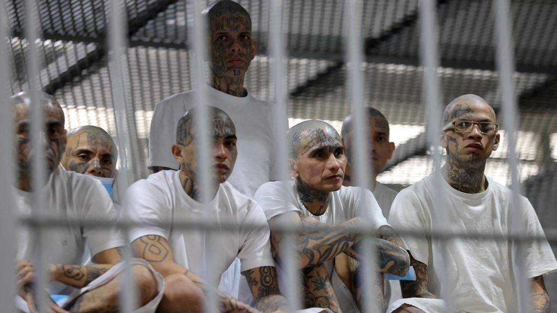 El Salvador abre juicio masivo contra líderes de la Mara Salvatrucha