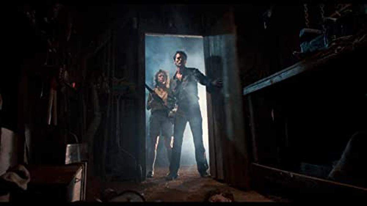 En Coral Gables Art Cinema se proyecta el clásico de terror 'Evil Dead 2' (1987) del director Sam Raimi con Bruce Campbell y Denise Bixler. 