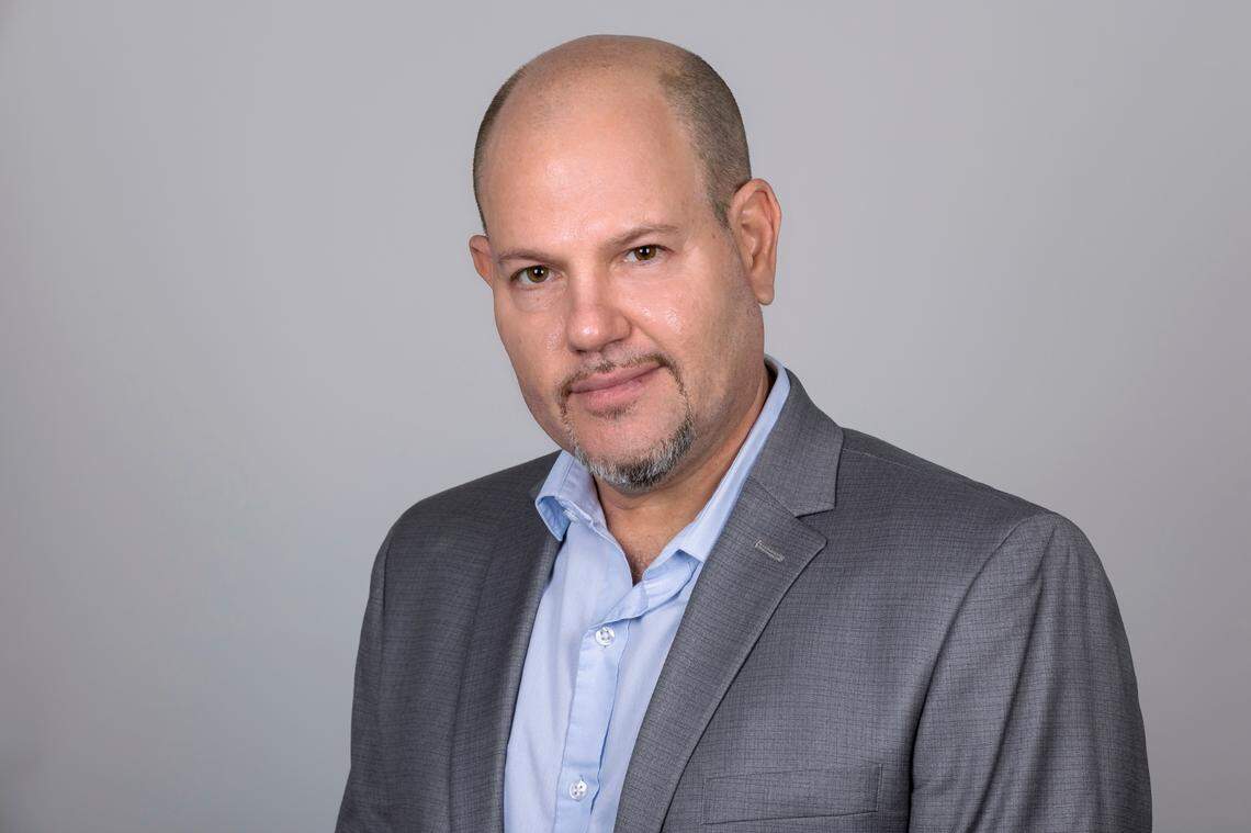 Profile Image of Daniel Shoer Roth