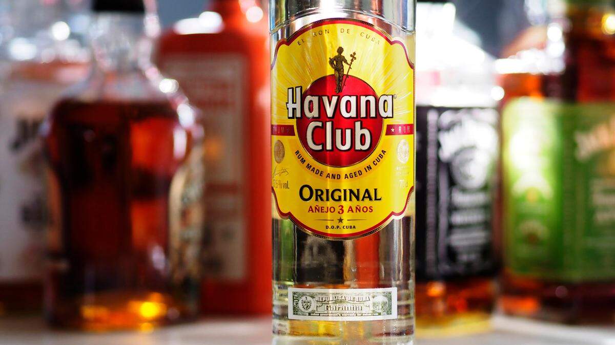Cuba rechazó el lunes la firma de la “Ley de marcas robadas” por el presidente de Estados Unidos Joe Biden y consideró que busca impedir que la marca de ron Havana Club sea reconocida en territorio estadounidense como cubana.