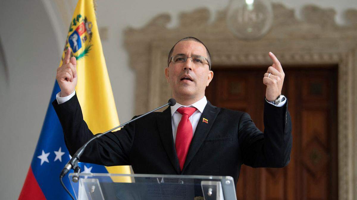 Foto de archivo. El canciller venezolano Jorge Arreaza habla en un acto en Caracas el 24 de febrero de 2021.