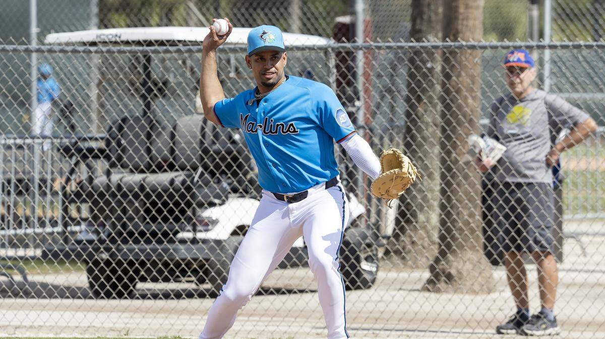 El jugador de los Marlins de Miami Christopher Morel participa en una práctica en el entrenamiento de primavera del equipo, el 16 de febrero de 2026 en el Roger Dean Stadium en Jupiter, Florida.