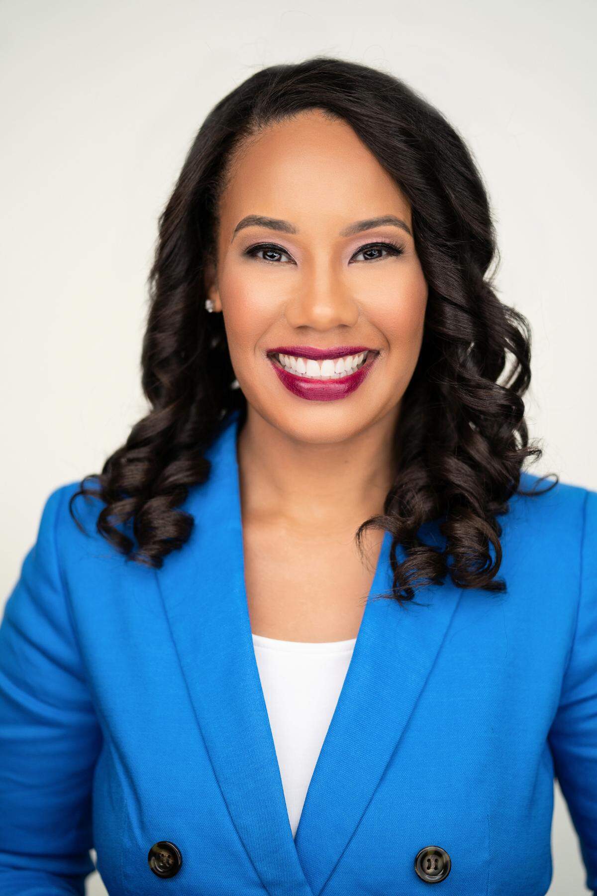 Chanelle Pough, directora ejecutiva del Florida Early Learning Corp, indicó que la mitad de los niños que comienzan la enseñanza primaria no están preparados para enfrentar el reto. El programa de tutores los prepara con habilidades de lectura y aritmética, y facilita su éxito escolar.