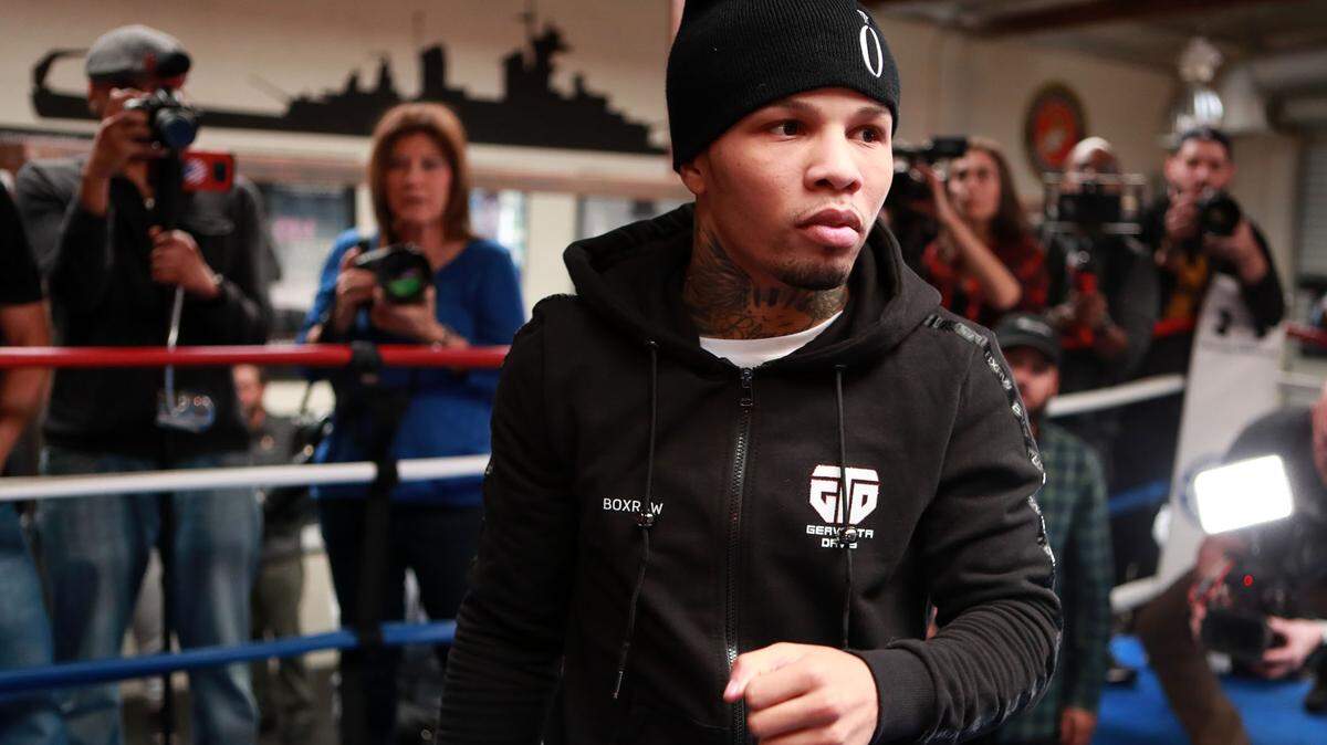 GERVONTA DAVIS entrena delante de los medios de prensa.