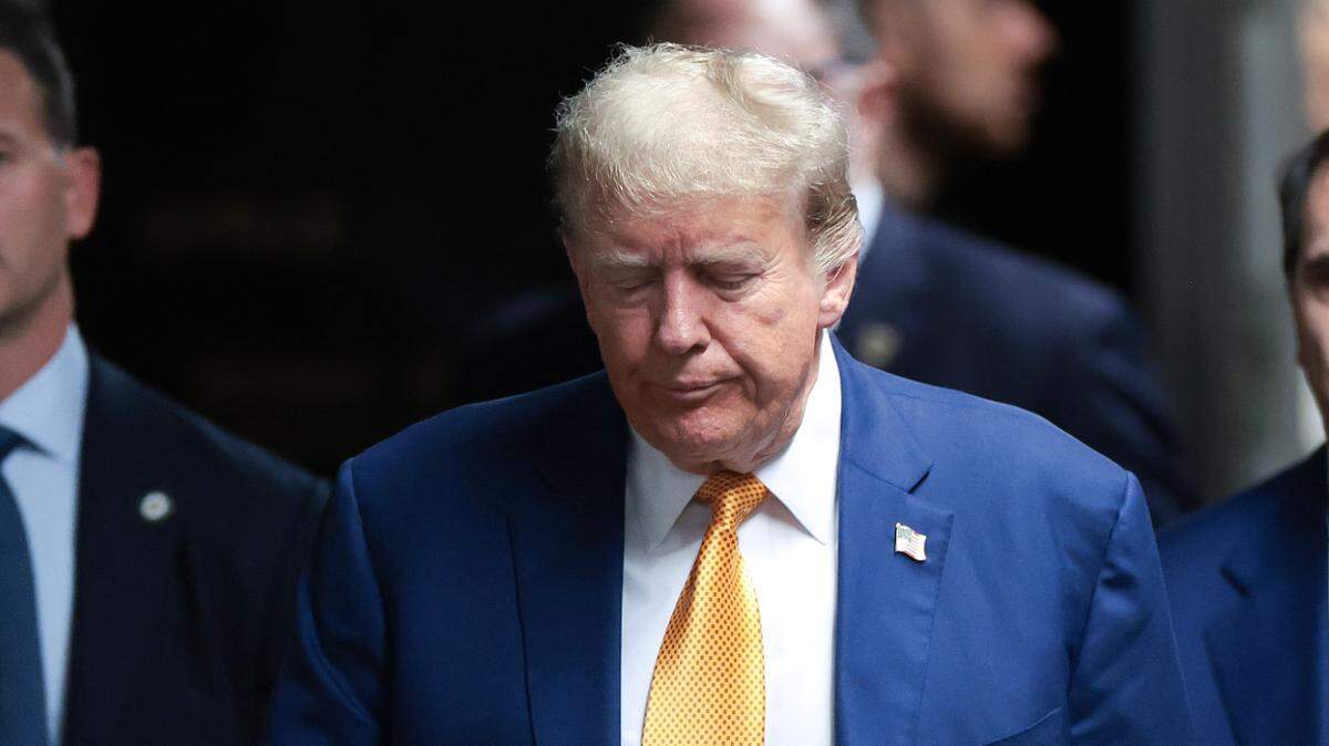 En esta foto de archivo, el presidente electo Donald Trump asiste al juicio en su contra por pagos ilegales a la actriz porno Stormy Daniels, en un tribunal de Manhattan, Nueva York, el martes 7 de mayo de 2024.