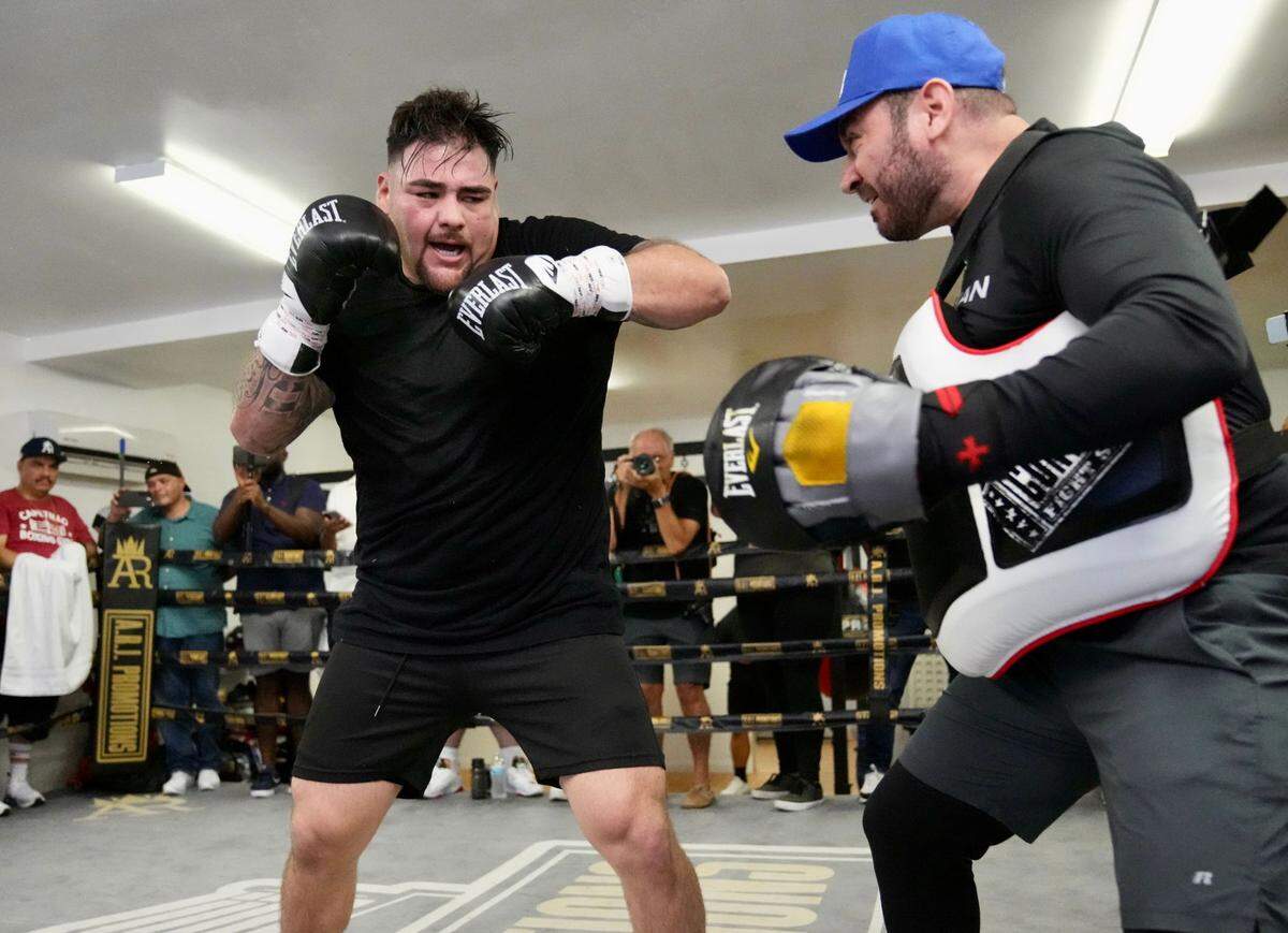 Andy Ruiz Jr. en un entrenamiento para los medios de comunicación en el área de San Diego el miércoles.