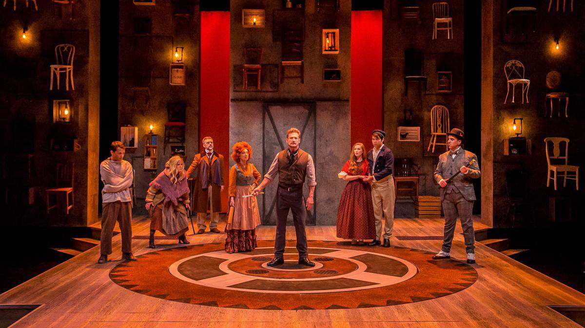 Elenco de ‘Sweeney Todd’, presentándose hasta el domingo 7 de abril en el Arsht Center.