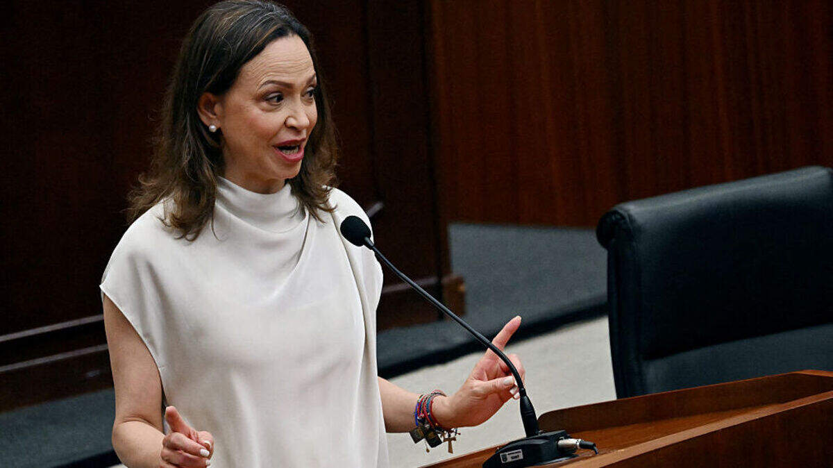 El gobierno de Estados Unidos a través de un vocero el miércoles, 1 de julio de 2026, que la solicitud de la líder María Corina Machado es un tema político sensible y contraproducente, cuando se realizan labores de rescate y trabajo humanitario tras los terremotos en Venezuela. En la foto, Machado da un discurso ante la Asamblea Nacional de Panamá, el 25 de mayo de 2026, en Ciudad de Panamá.
