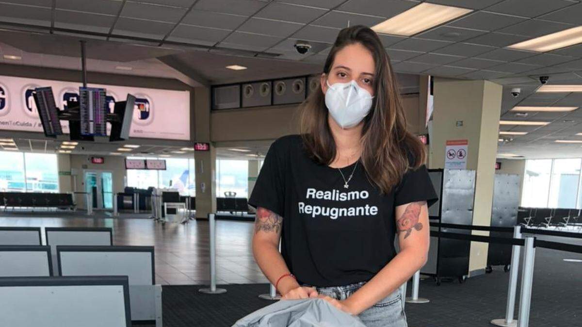 La periodista cubana Karla María Pérez González se encuentra varada en el aeropuerto de Tocumén tras la negativa del gobierno cubano a dejarla regresar a su país.