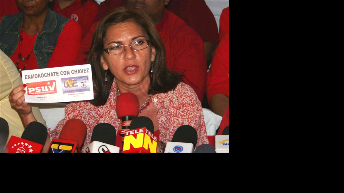 Jacqueline Faría da una rueda de prensa como representante del Partido Socialista Unido de Venezuela, en esta foto de archivo. 