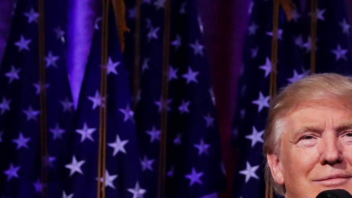El presidente electo Donald Trump se dirige a sus seguidores tras ganar las elecciones, el miércoles en Nueva York. 