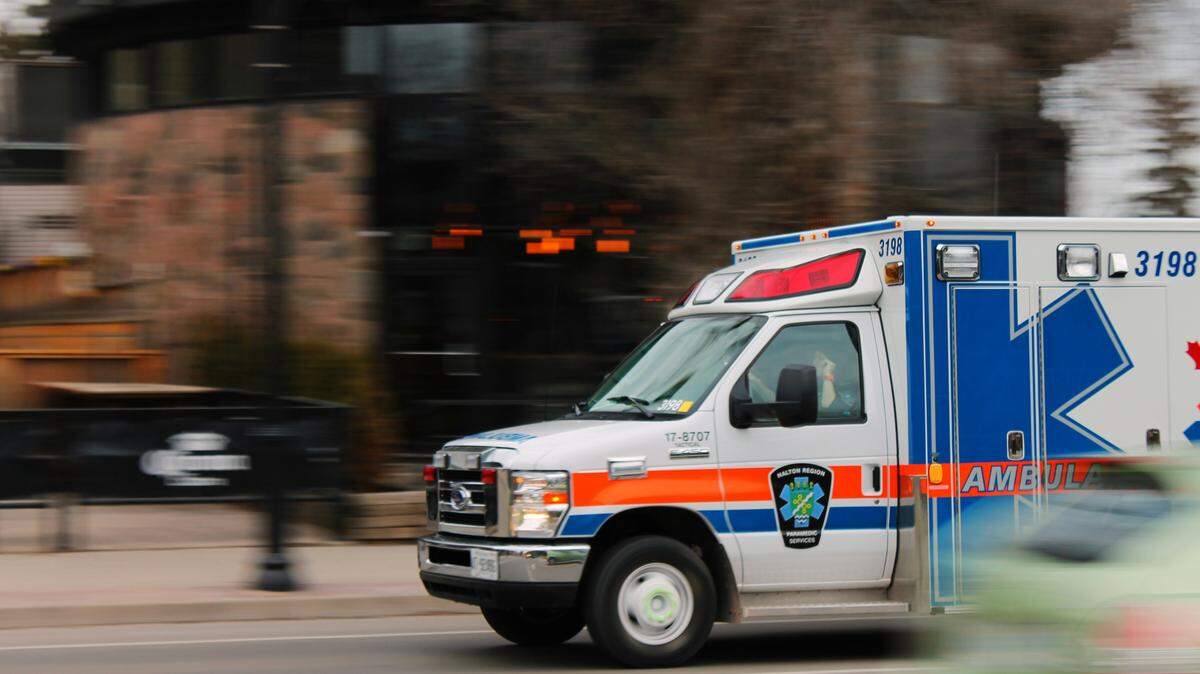 Un niño de 6 años que fue reportado desaparecido la noche del martes 19 de mayo de 2026 fue encontrado en un estanque del suroeste de Miami-Dade, pero luego falleció en el hospital.