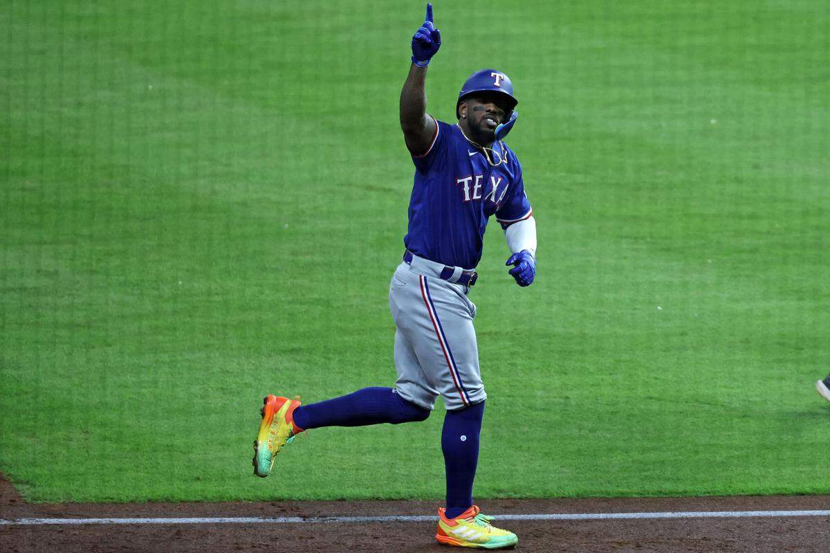 Con una espectacular línea ofensiva de 357/.400/.893, más cinco cuadrangulares y 15 impulsadas, Adolis García fue el puntal más alto de los Rangers en la Serie de Campeonato ante los Astros de Houston.