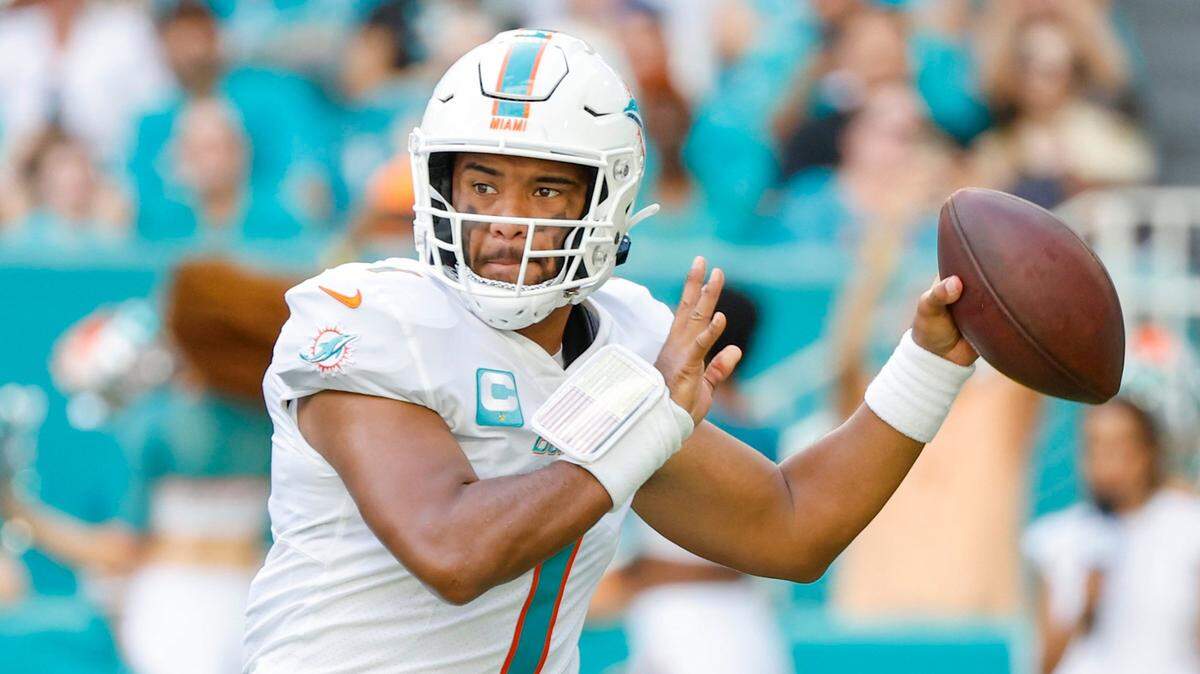 Foto de archivo. Tua Tagovailoa lidera hasta este miércoles las votaciones para los Pro Bowl Games de la NFL, el Juego de Estrellas que se celebrará en el Allegiant Stadium en Las Vegas,  el 5 de febrero.. 