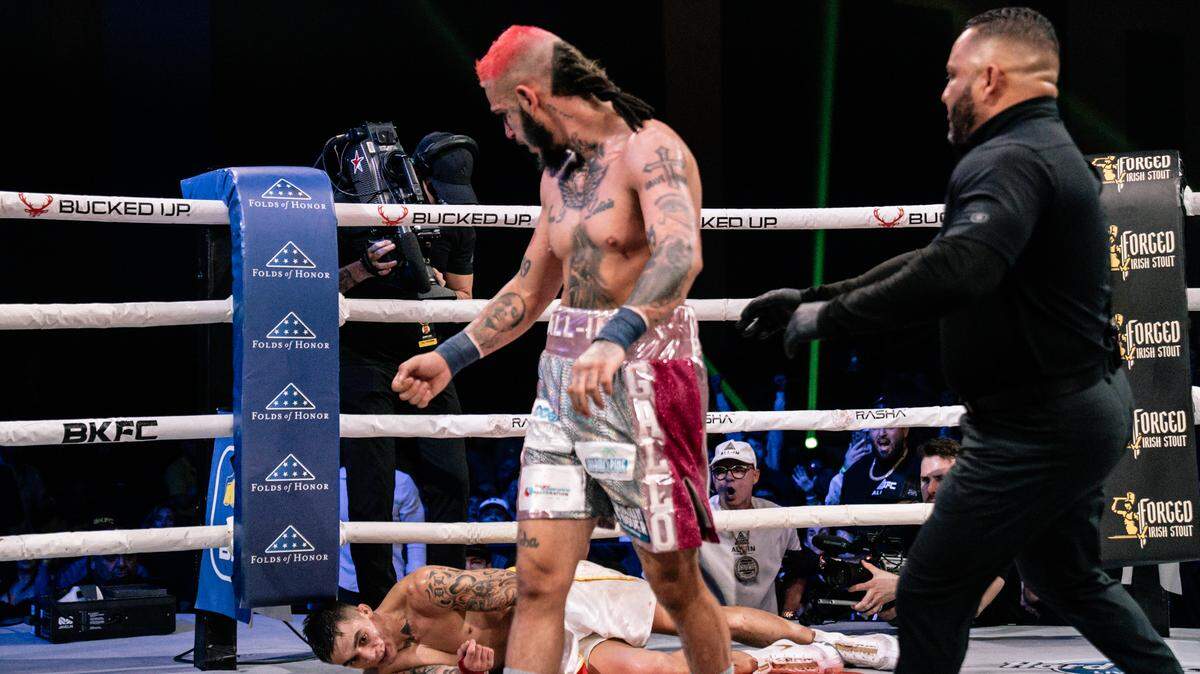 Bryan Durán había prometido una alta dosis de brutalidad y sangre, y cumplió su palabra con creces porque su pelea contra Louie López fue, sin duda, la mejor de la noche al mantener a los miles de fanáticos al borde de sus asientos durante cuatro rounds.