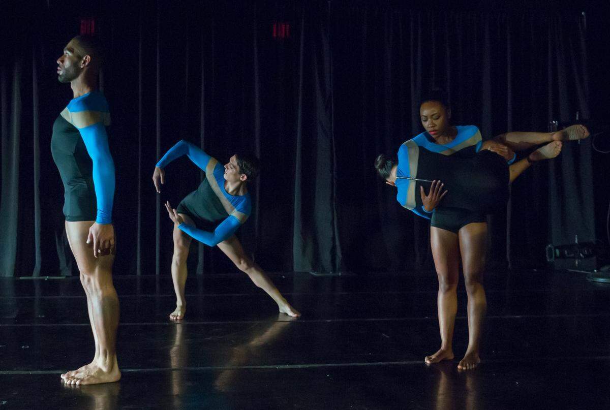 De izquierda a derecha, Anthony Velazquez, Luke Stockton, Allyn-Ginns Ayers y Benicka Grant en “Drawing Circles” de Diego Salterini.