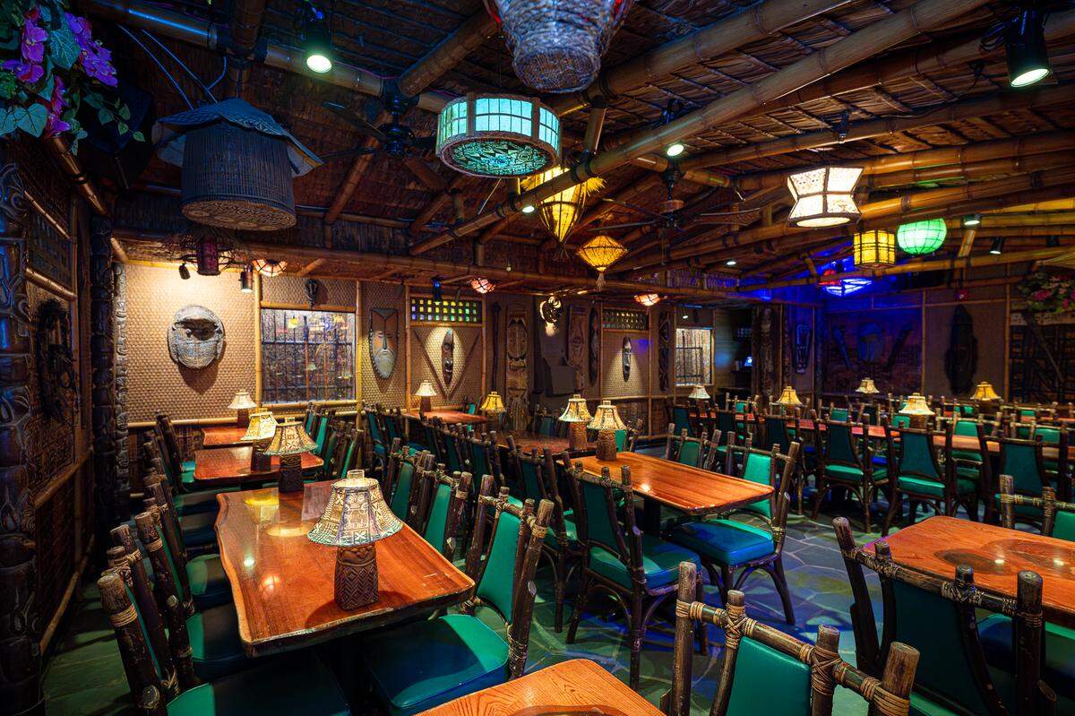 El restaurante de estilo polinesio Mai-Kai, que estuvo a punto de cerrar definitivamente en Broward, reabrió sus puertas después de una remodelación bajo el mando de sus nuevos propietarios.