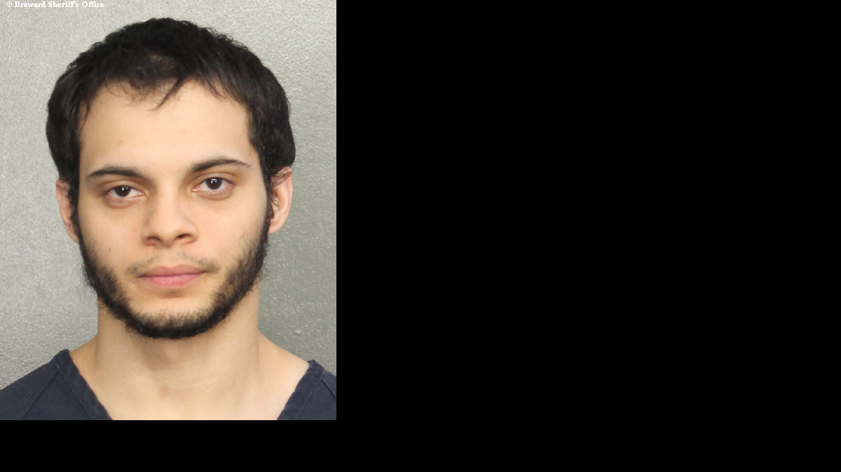 Las autoridades federales y estatales confirmaron la noche del viernes que Esteban Santiago, nacido en Nueva Jersey y criado en Puerto Rico, era el autor de los disparos y no se descarta que pueda tener motivaciones terroristas, si bien por el momento se desconocen las razones reales del ataque.
