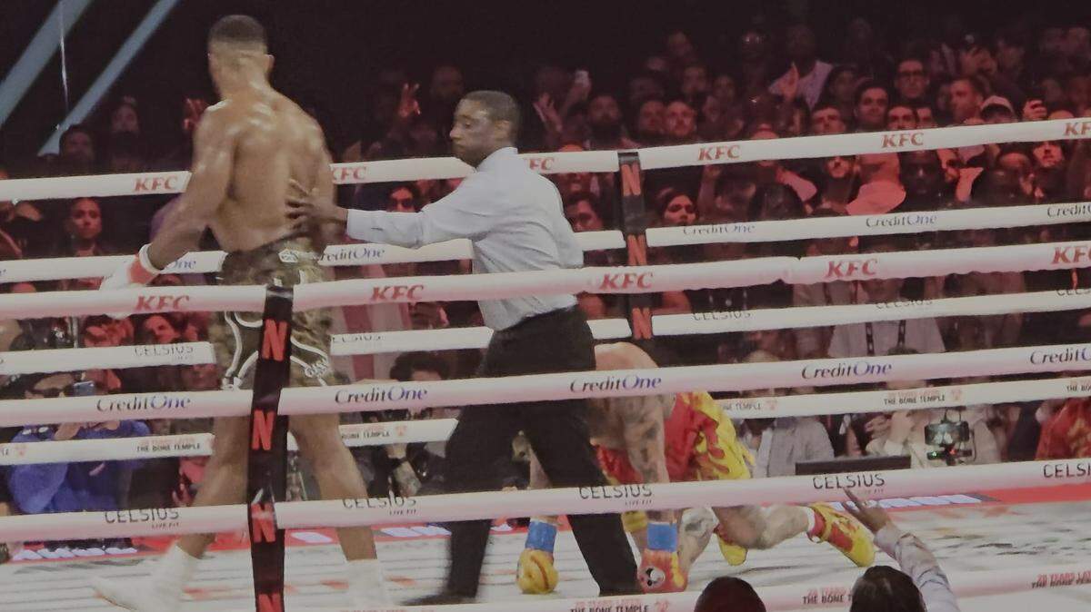 El excampeón mundial Anthony Joshua impuso su jerarquía, pero el estadounidense Jake Paul mostró coraje ante un rival más curtido y completo
