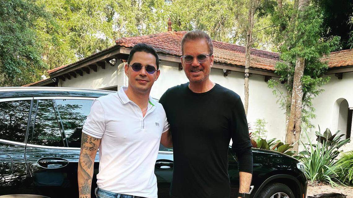 Leoni Torres junto a Willy Chirino.