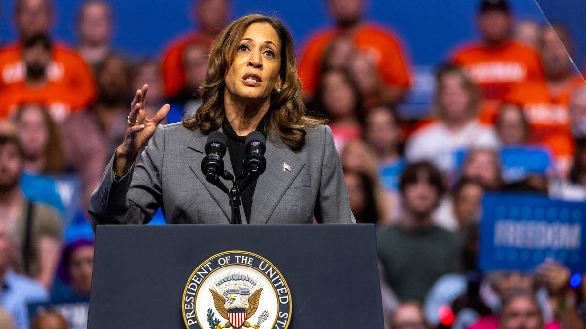 La vicepresidenta Kamala Harris habla durante un mitin de campaña demócrata el 20 de septiembre de 2024 en Madison, Wisconsin.