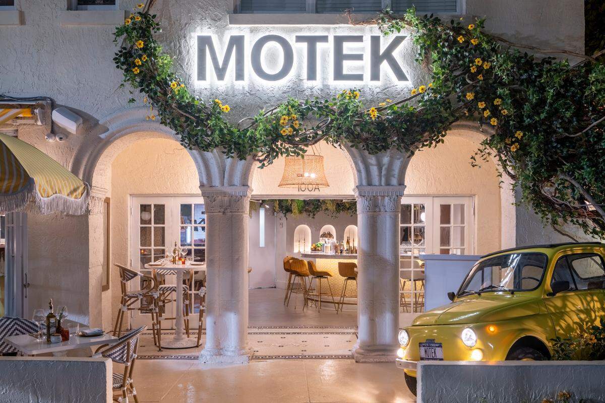 Entrada al nuevo restaurante Motek, en el antiguo local de Prime Fish en Miami Beach.