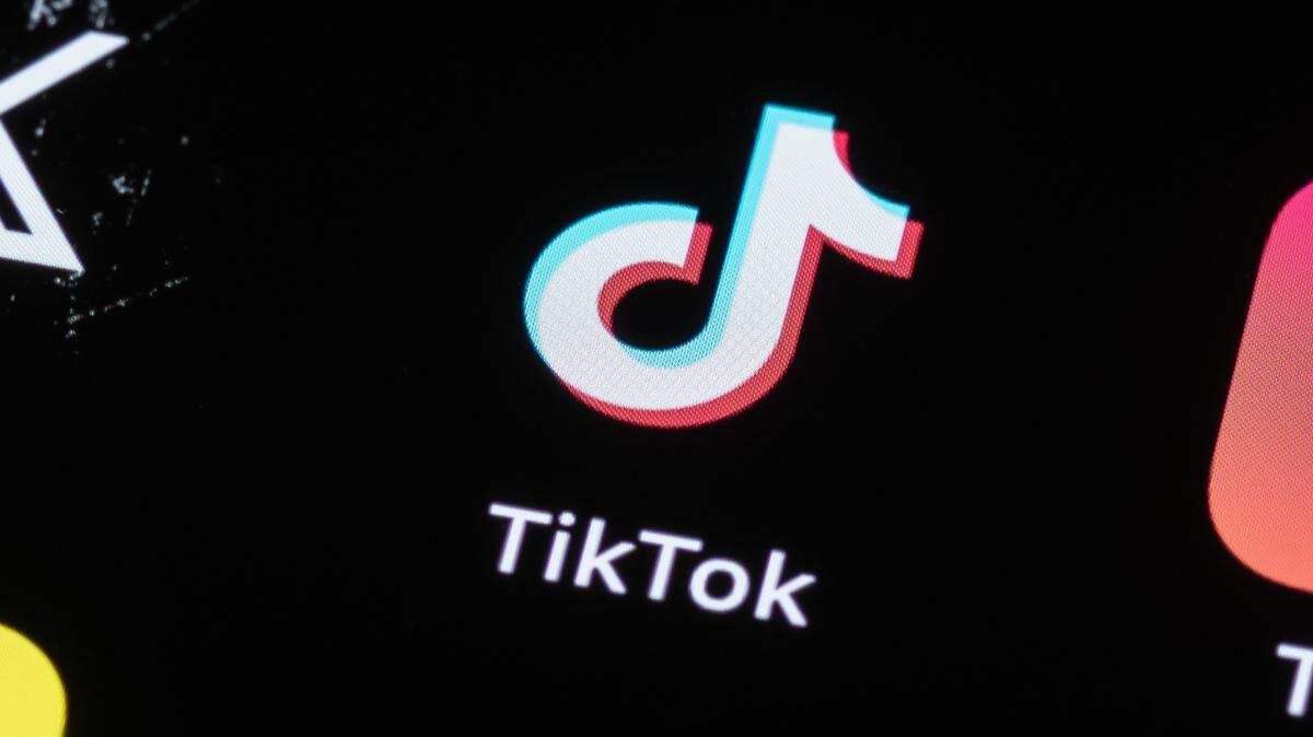 La Comisión Europea amenazó este lunes con suspender a partir del próximo jueves TikTok Lite, la aplicación que la plataforma china ha lanzado en España y Francia, ante la sospecha de que “es tóxico y adictivo, especialmente para los niños”.
