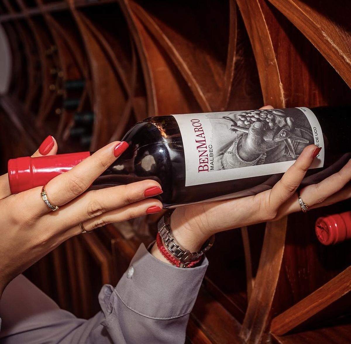 En cuanto a vino, uno de los mejores que se puede consumir en Baires Grill es el aromático argentino marca Héctor Durigutti, que solamente se vende por botella.