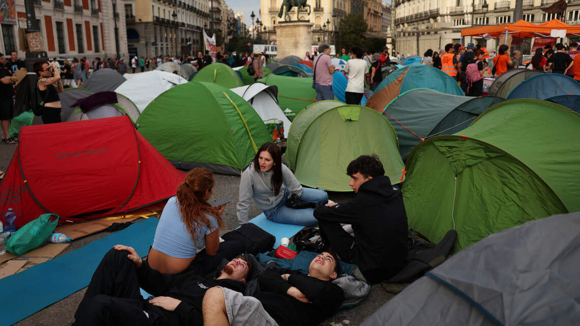 Desalojo de octogenaria provoca protesta en Madrid contra la crisis de la vivienda