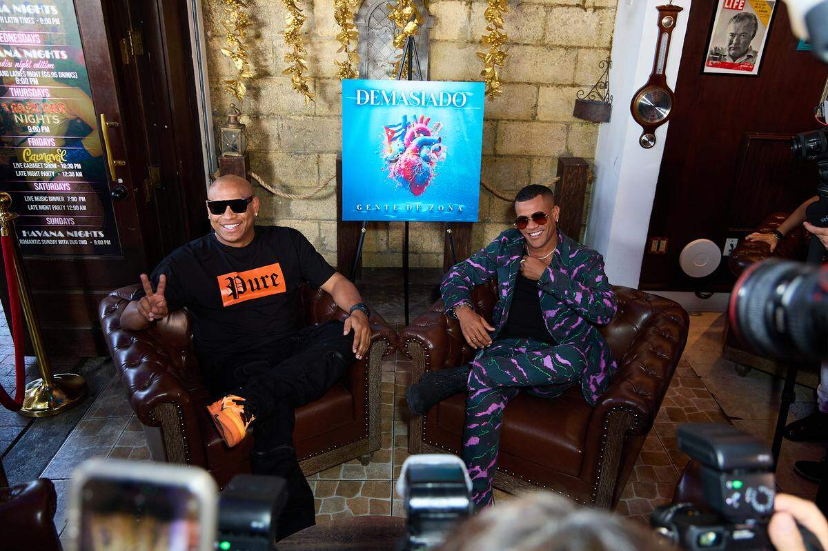Pese a los éxitos, Gente de Zona mantiene su corazón callejero y lo refleja en su nuevo álbum “Demasiado’’.