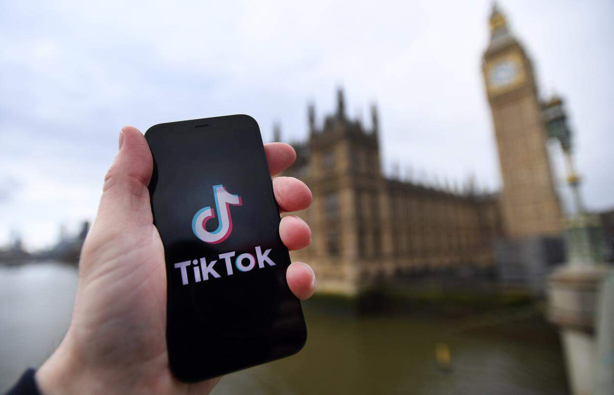 TikTok ha trascendido su etiqueta de plataforma para el baile y el entretenimiento rápido y se ha transformado en la nueva fuente de consulta para millones de jóvenes en todo el globo. 