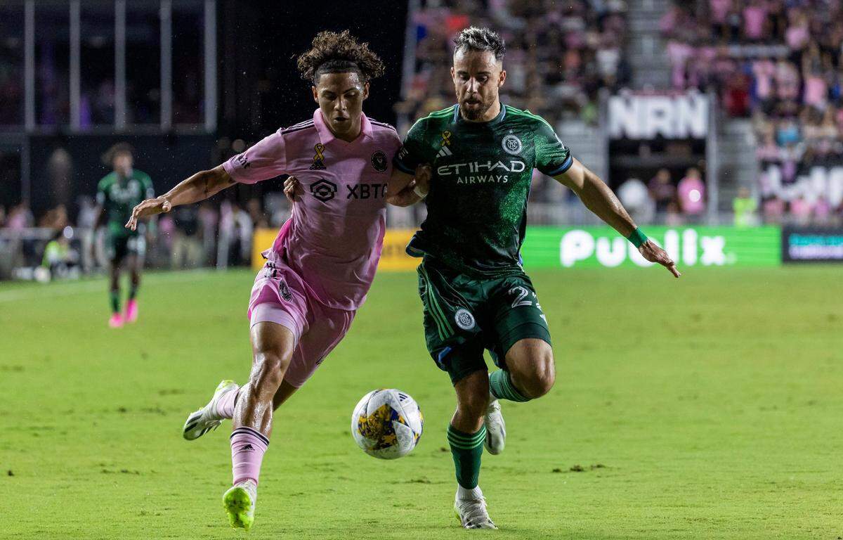Con un golazo en los minutos de descuento, Inter Miami igualó 1-1 con New York City, la noche del sábado en el DRV PNK Stadium en Fort Lauderdale, y a falta de cuatro partidos para terminar la temporada regular de la MLS y con 33 puntos son muy pocas las posibilidades de meterse en los playoffs.