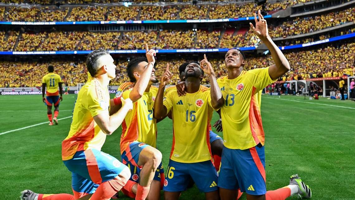 Con James como maestro de ceremonia, Colombia derrota a Paraguay en su estreno en la Copa América