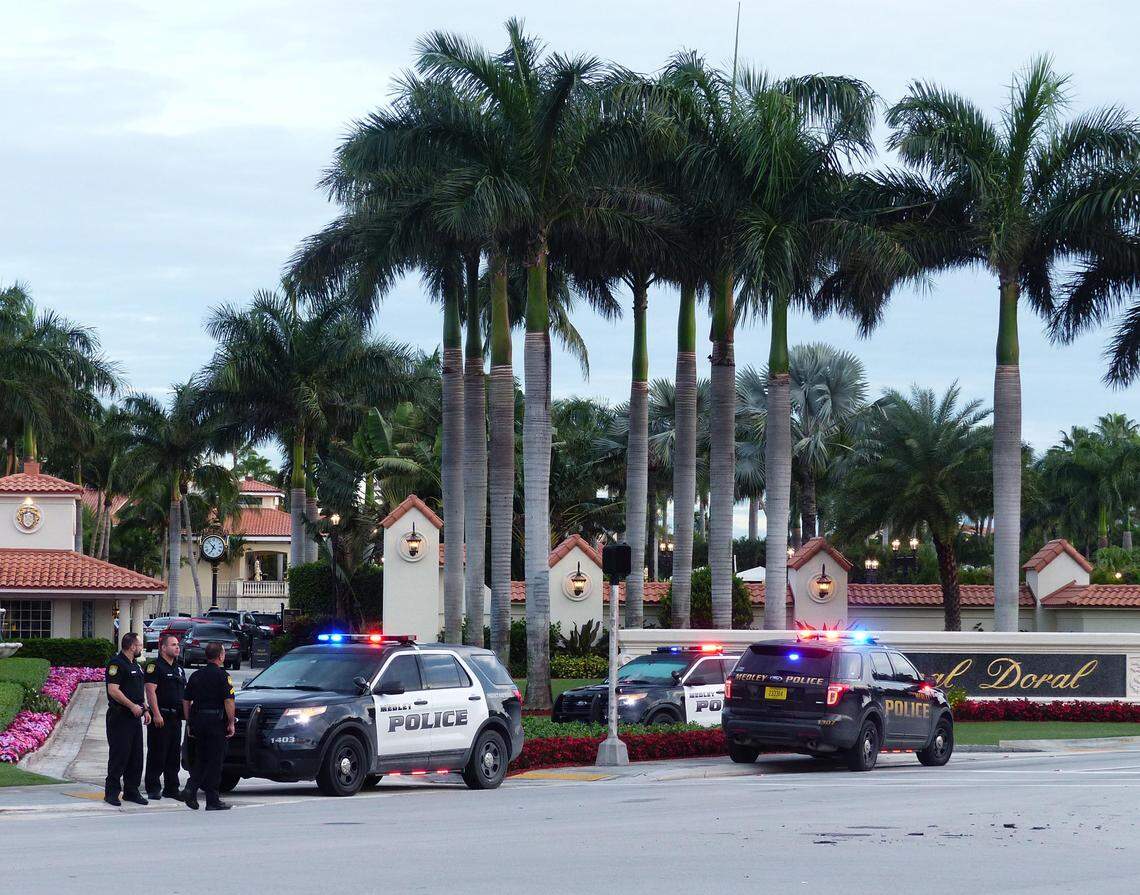 Un hombre entró en el vestíbulo del Trump National Resort en Doral en las primeras horas del viernes y empezó a disparar.