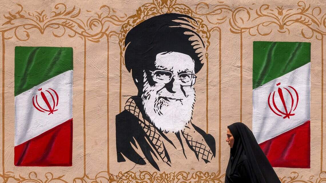Irán niega negociaciones con EEUU y mantiene condicionada la reapertura de Ormuz
