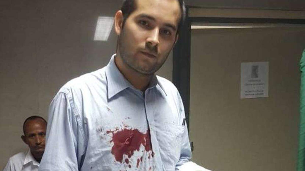 El médico Pedro Quijada fue apuñalado en las afueras de un hospital en Venezuela el 31 de marzo de 2018.  La violencia ha alcanzado a los centros de salud de esa nación sudamericana.