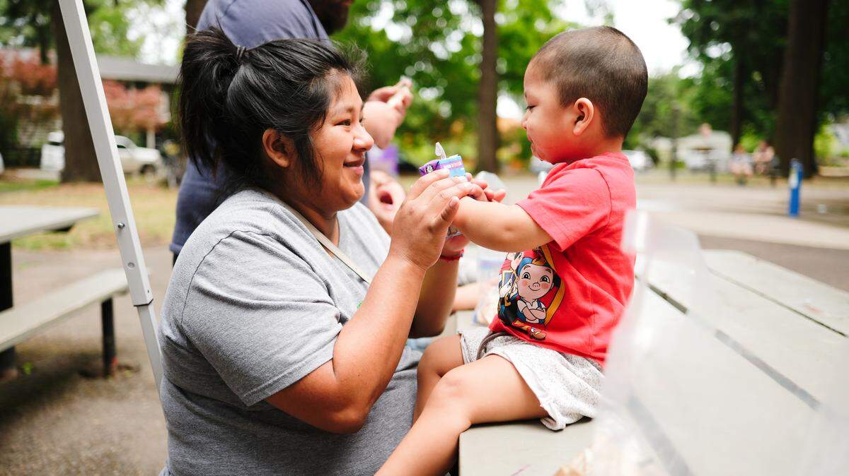 Más de dos de cada cinco (43%) de madres encuestadas dicen que les preocupa no poder ofrecer de manera constante alimentos saludables a sus hijos.