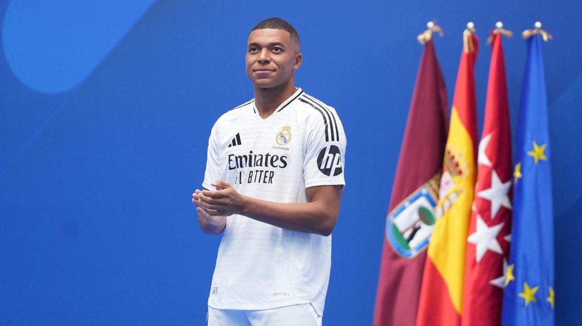 El fichaje estrella del Real Madrid, el francés Kylian Mbappé, tendrá una primera ocasión para brillar con el club de sus sueños el miércoles en Varsovia, en la final de la Supercopa de Europa contra el Atalanta, con un primer trofeo en juego.
