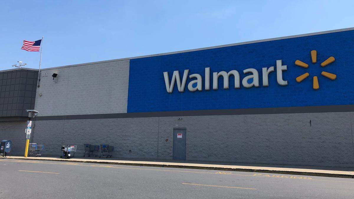El presidente Donald Trump ha arremetido ​contra Walmart después de que la cadena anunciara que subirá sus precios debido a los aranceles impuestos a China.