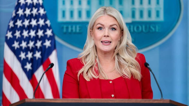 Trump anuncia la salida a fin de mes de Karoline Leavitt, su principal portavoz