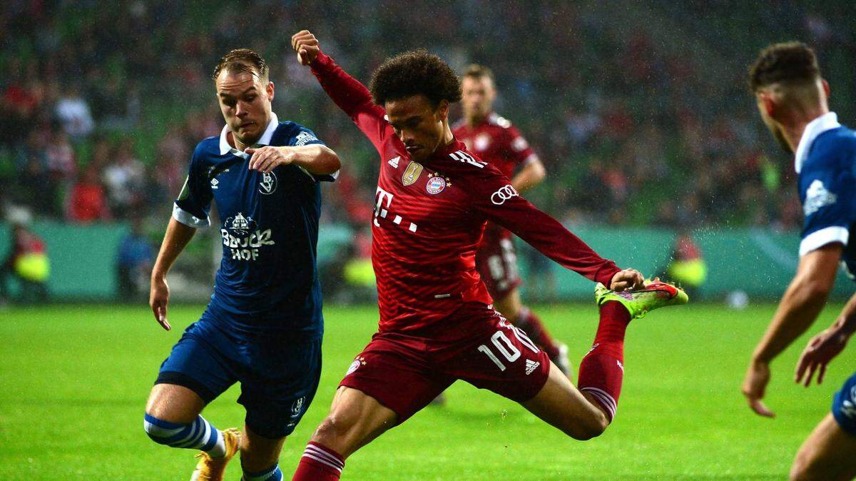 El Bayern Munich, con gran parte de sus jugadores menos habituales, se dio un festín ante el Bremer, de la cuarta categoría del fútbol germano, al vencerlo 12-0, en la primera ronda de la Copa de Alemania.