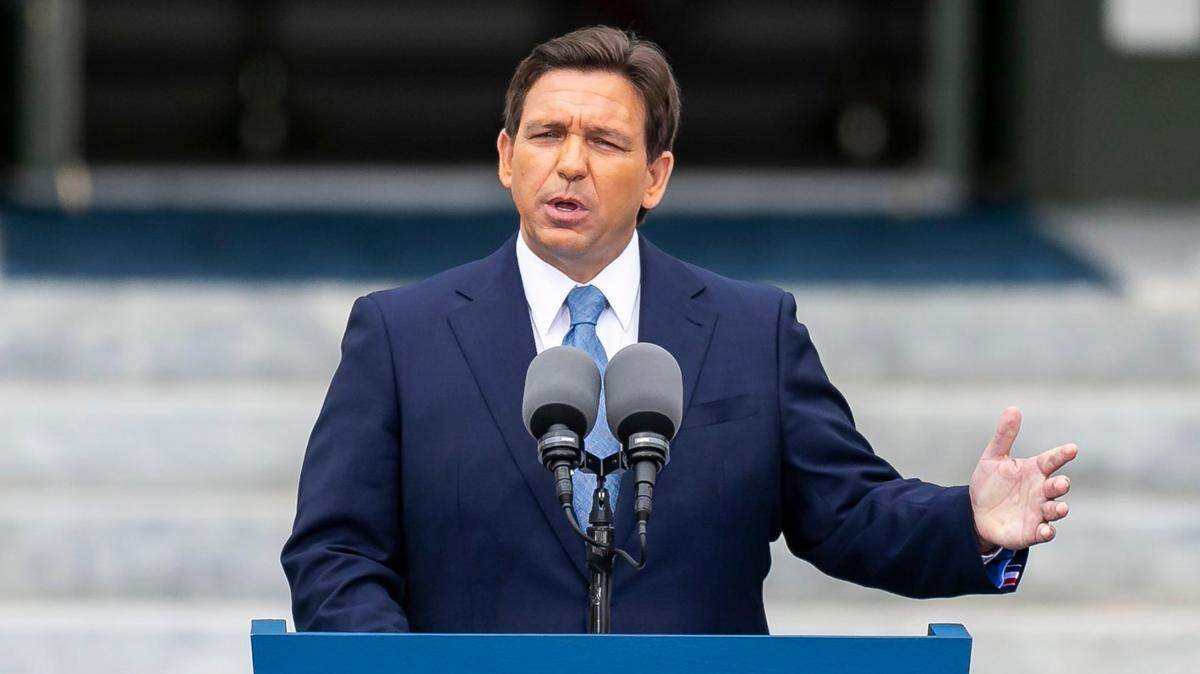 El gobernador de la Florida, Ron DeSantis, da un discurso durante su ceremonia de inauguración el martes 3 de enero de 2023 en Tallahassee, Florida.