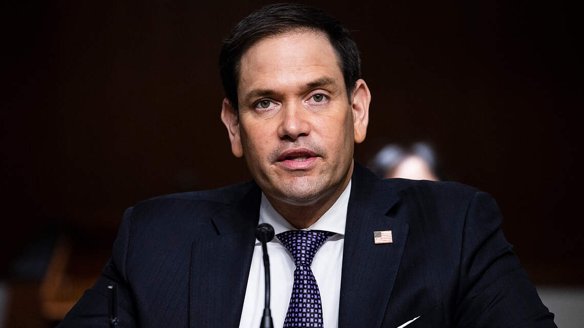Rubio, Menendez ask Biden’s DHS to extend TPS for Venezuelans