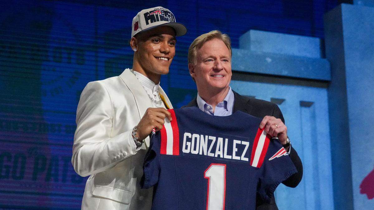 El cornerback de origen colombiano Christian González fue seleccionado este jueves por los Patriots de New England  en el decimoséptimo turno de la primera ronda del Draft de la NFL 2023 que se desarrolla en Kansas City Missouri.