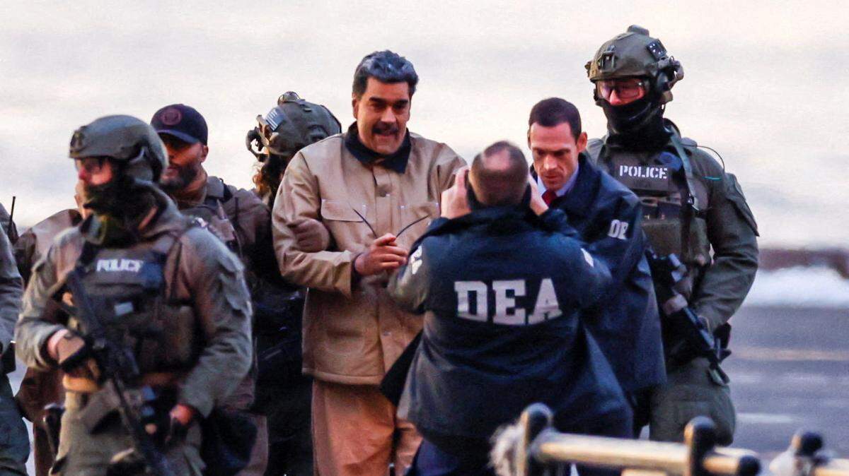 Imagen de archivo del capturado gobernante venezolano Nicolás Maduro llegando a un helipuerto de Nueva York, el 5 enero 2026.