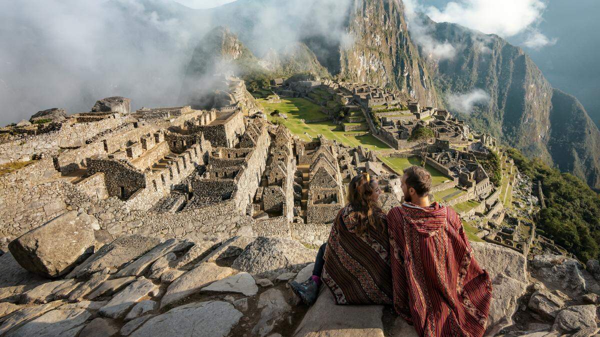 Si visitas Machu Picchu, Perú, toma en cuenta hoteles que se enfocan en el medio ambiente o en crear experiencias culturales únicas.