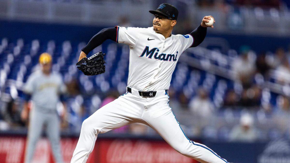 El abridor de los Marlins Jesús Luzardo lanzó ocho entradas y permitió tres hits a la tanda de los Cerveceros de Milwaukee, en el partido celebrado el 22 de mayo de 2024 en Miami.